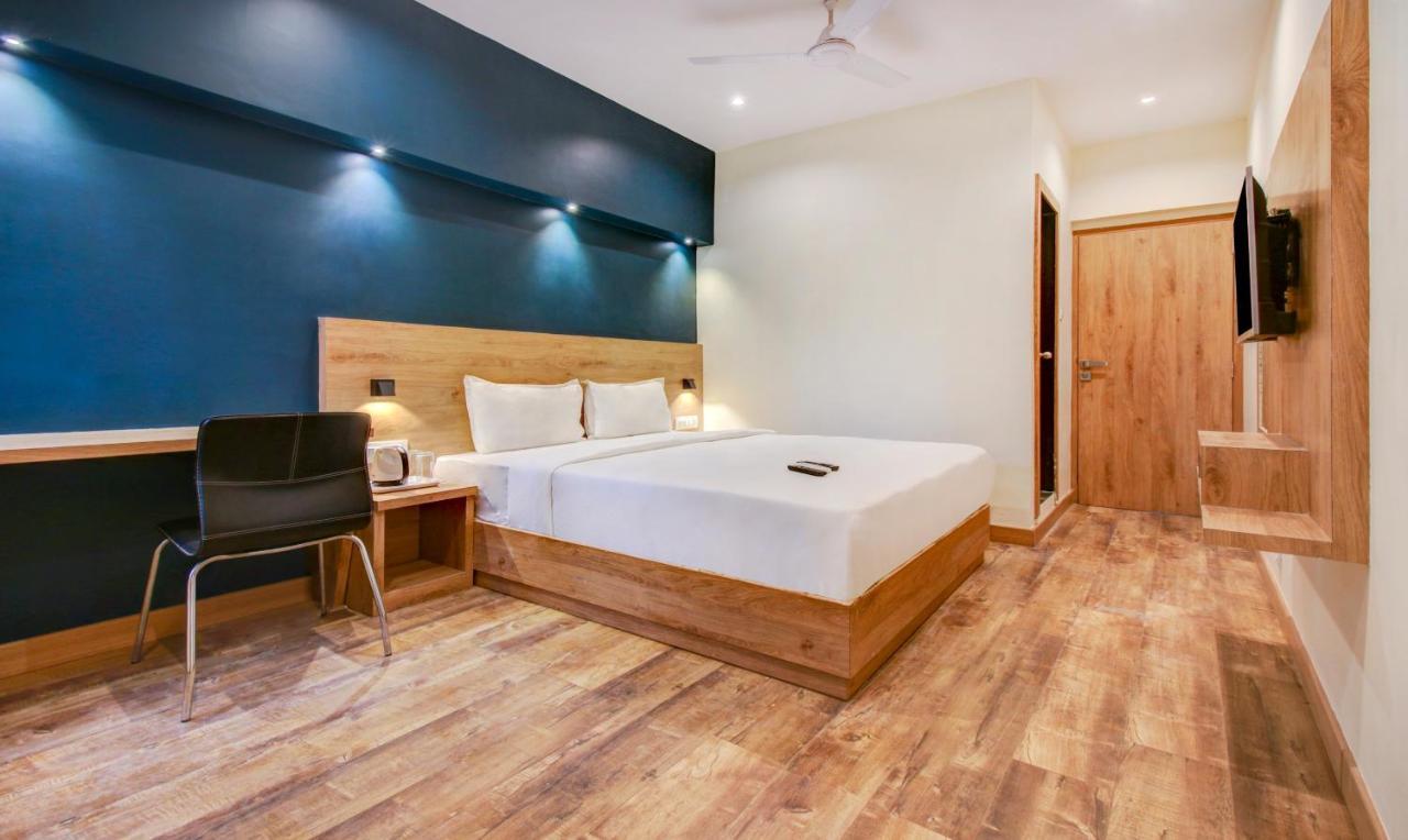Golden Ark Hotel